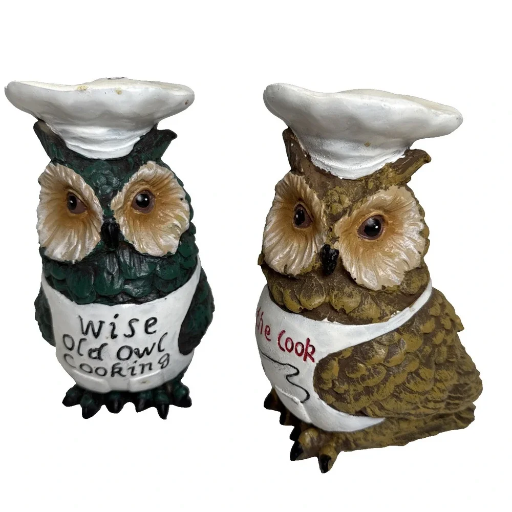 Two Homestyle 2010 Owl Figurines Pair Of Cooks Plastic